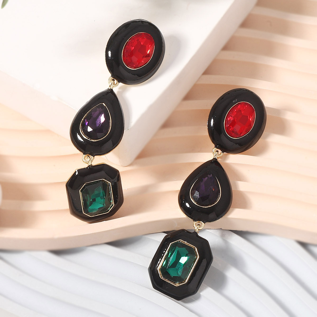เคลือบเงาแบบเรโทรชิค สไตล์ชาติ - Ethnic Chic Fashion บทวิจารณ์และราคา